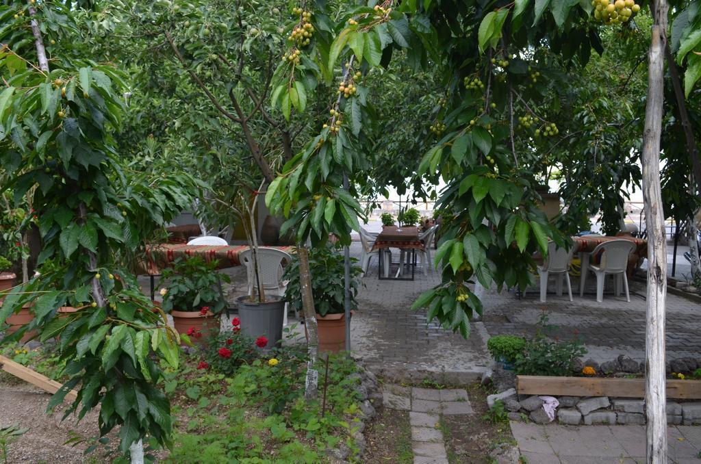 Erciyes Stone Hotel Üchisar Bagian luar foto